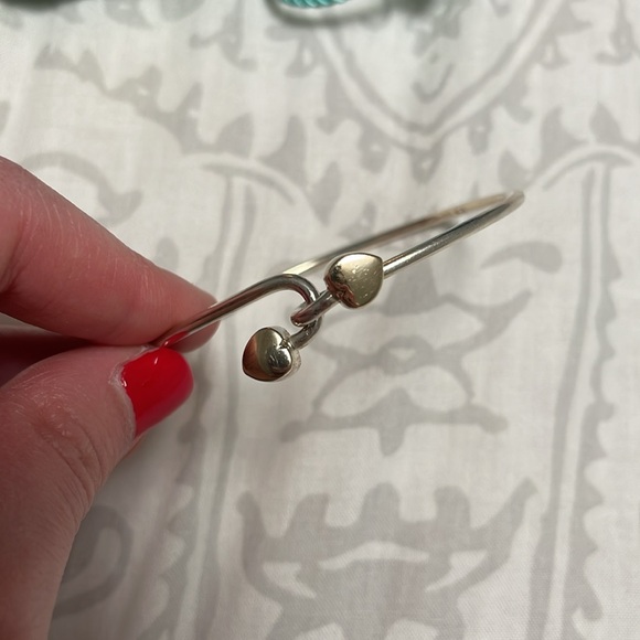 Tiffany & Co Vintage Interlocking Hearts Bangle - Picture 7 of 12